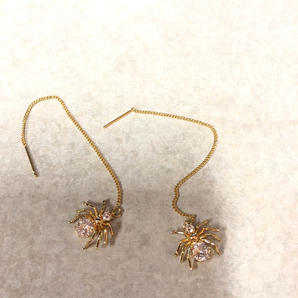 Crystal spider threader earrings 🕷🕸🖤 - Picture 5 of 7